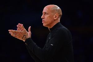 队记：迈克-布朗的训练非常严格 但克里斯蒂减少了训练时间和强度