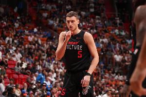 得分赛季新高！约维奇12中8高效贡献21分8板5助 正负值+20最高