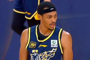 上场就很有作用！贝兹利10中5拿到13分10板3助2帽 正负值达+21