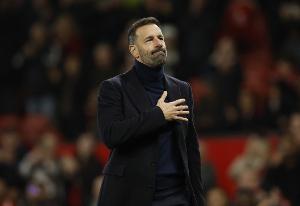 😂缘分啊！范尼此前率曼联2胜莱斯特，如今执教莱斯特抽到曼联