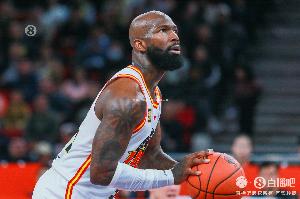 无所不能！多米尼克-琼斯23中14狂砍42分16板7助 罚球12中10