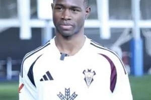 马卡电台：皇萨竞等多队都在关注西乙18岁前锋，去年刚来西班牙