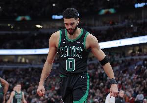 中规中矩！塔图姆15中5拿到16分10板7助1帽