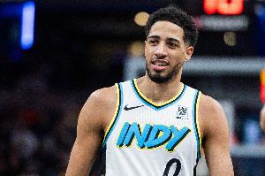 打得可以！哈利伯顿15中7拿到17分4板8助1断 秀反击扣篮