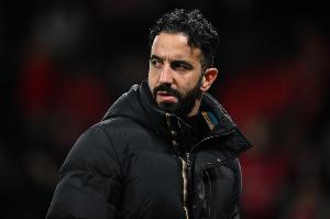 曼联本赛季3任主教练战绩：滕哈赫4负，阿莫林7负，范尼0负