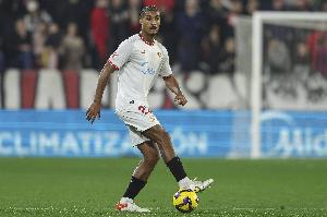 法媒：维拉2100万+400万报价中卫巴代被拒，塞维要价3000万欧