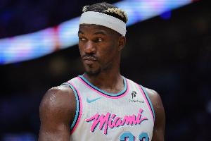 热三崩！热火第三节22-36净负开拓者14分 三节打完已落后20分