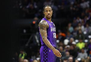 难阻失利！德罗赞16中9拿到24分6板 罚球8中6