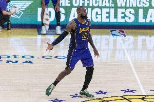 詹姆斯全明星球员和球迷票皆排西部前场第二 媒体票第四