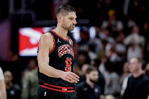 美记：湖人非常有意武切维奇 但没有队愿意为后者提供首轮签