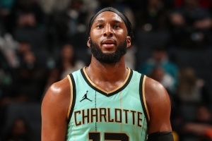 新援！奥科吉出手不多8投3中 但频造杀伤12罚9中仍得16分10板3断