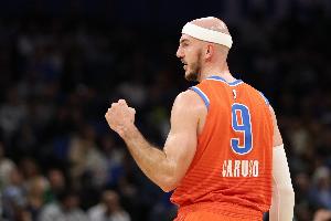 不得分但正负值+21最高！卡鲁索半场0出手 抢下4篮板