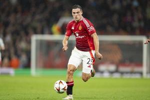 乌加特半场比赛5次抢断&5次夺回球权，均是场上最多