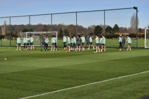 跟队记者：范德文、比苏马、理查利森都参加了热刺团队训练