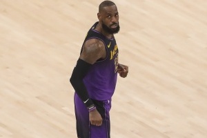 11罚10中！詹姆斯本赛季第二次罚球出手10+次 11罚平赛季最高