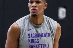 猛龙官方：球队与中锋奥兰多-罗宾逊签下第二份10天短合同