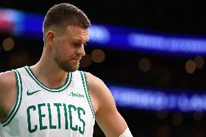 波尔津吉斯单场命中8个三分 创凯尔特人队史中锋球员最高纪录😲