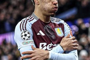 闪击！维拉队罗杰斯开场5分钟打进2球，欧冠历史首次出现