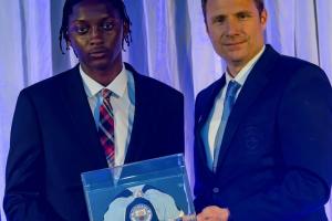 罗马诺：富勒姆接近75万镑签下曼城17岁中场欣瓦罗