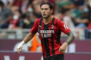 斯基拉：卡拉布里亚与博洛尼亚签至今年6月 他准备在社媒致谢球迷