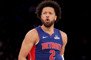 康宁汉姆：做好串联球队的工作 入选全明星是团队的成就