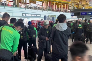 博主：昨天遭遇停飞休息一晚，国安队首都机场今日再出发