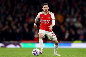 记者：若日尼奥和弗拉门戈非常接近谈妥，夏窗3年合同自由身加盟