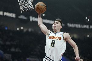 🔥布劳恩近10场场均揽18.5分 三项命中率高达64/48/93%