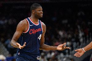 为了给席菲诺腾位置！爵士官方：球队已经正式裁掉班巴