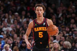 场上无处不在！丹尼尔斯半场填满数据栏 7中5砍13分5板4助3断2帽