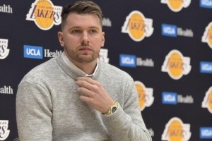 东契奇：交易发生后詹姆斯立刻给我致电 表达了他对我的欢迎