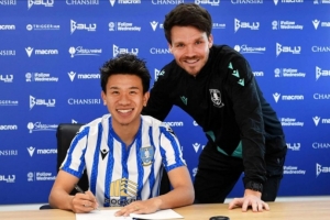 官方：27岁日本边后卫初濑亮自由身加盟英冠谢周三