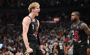 很差！猛龙首发五人组三分合计28中5 其中巴恩斯7中0&迪克7中1