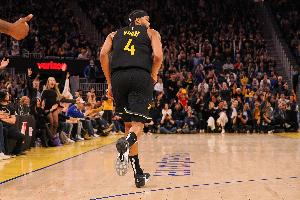 😑手感冰凉！穆迪半场5中0一分未得 联手希尔德送对方进攻高潮