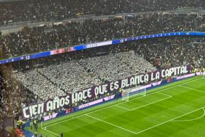 😤皇马球迷拉横幅回击西蒙尼：100年来马德里一直是白色的