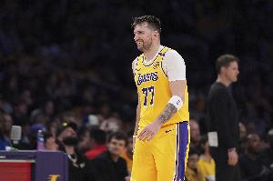 里夫斯：东契奇被介绍入场时的欢呼声是我听到过最大声的之一