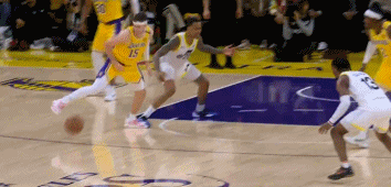 😃玩起来了！里夫斯抢断反击假传真上打停爵士！分差重回30分！