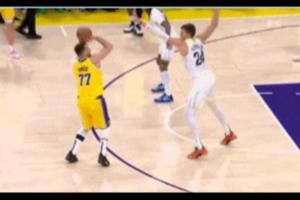 东契奇湖人首球来了🪄！无视大中锋凯斯勒 经典撤步三分🔥！