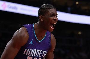 要什么马威？迪亚巴特11中9拿到21分10板2帽