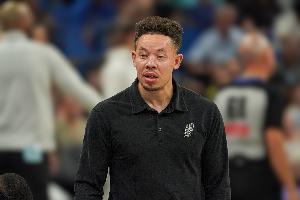 马刺代理主帅：球队缺乏身体对抗 会利用休息时间来评估阵容