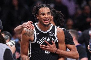 两双到手！克拉克斯顿12中5拿到13分11板5帽