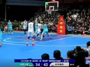 脾气很大🔥野球场球员狂骂裁判 被吹技犯后拿球直接那球砸