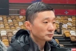 刘炜：爱德华兹在末节的攻坚能力比以前更好 但他还需和球队磨合