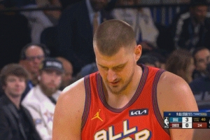 真来摸鱼？约基奇竟然出现了离谱的两罚不中🤣