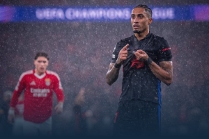 又是互捅局？巴萨、本菲卡欧冠联赛阶段曾贡献5-4绝杀名局