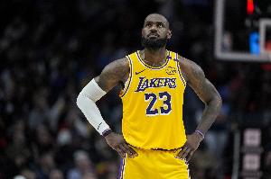 詹姆斯：我仍能为比赛&队友&联盟贡献很多 只要征战就会倾其所有