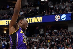 八村塁谈疑似受伤：当时痛得要死但现在没事了 回更衣室做了拉伸