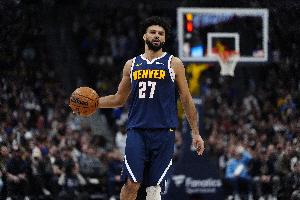 很来劲！贾马尔-穆雷上半场三分7中4得到12分2板3助2断