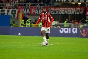 意媒：福法纳近两场均替补出场并不因与孔塞桑争执，而是体能透支