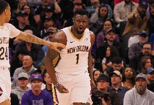 内线太吃亏了！马刺全场篮板46-69输鹈鹕23个